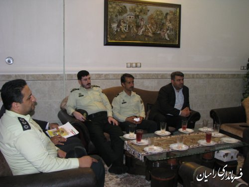 دیدار فرماندار رامیان از خانواده 3 شهید مبارزه با مواد مخدر