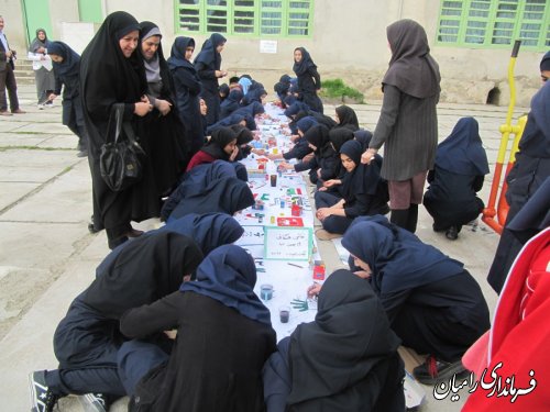 برگزاری نقاشی همگانی دانش آموزان به مناسبت دهه مبارک فجر