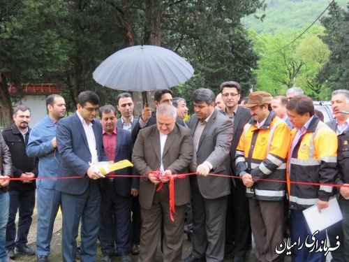 پل ارتباطی با چشمه گل رامیان با حضور استاندار گلستان و مسئولین شهرستانی افتتاح شد.