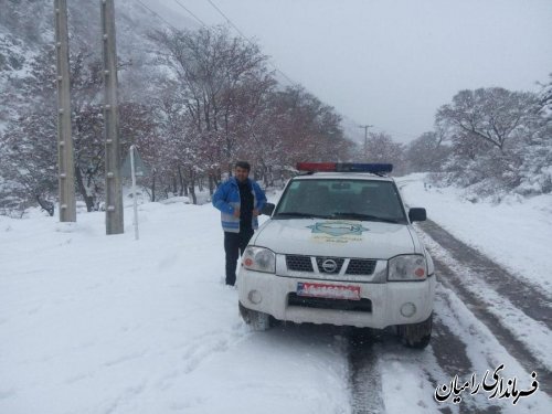 بارش شدید برف جاده های کوهستانی شهرستان رامیان را مسدود کرد