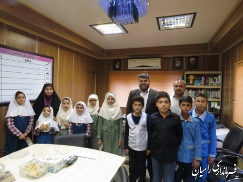 دیدار فرماندار شهرستان رامیان با مدیریت و پرسنل کانون پرورش فکری کودکان و نوجوانان شهرستان به مناسبت روز جهانی کودک