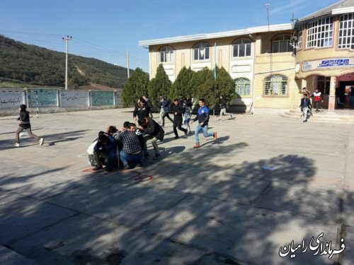 مانور زلزله و ایمنی مدارس همزمان با سراسرکشور در شهرستان رامیان برگزار شد