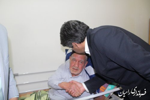 معاون سیاسی،امنیتی واجتماعی استانداری گلستان با پدر گرانقدر ومادر معظم شهیدان حسینی واعظ  در شهر رامیان دیدار کردند