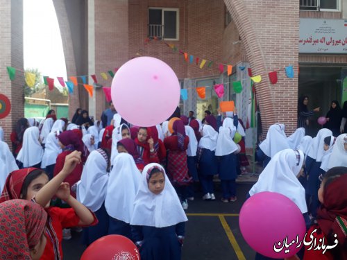 به مناسبت 16 مهرماه روز جهانی کودک زنگ کودک توسط معاون فرماندار رامیان در مدرسه میر ولی الله شهر رامیان نواخته شد