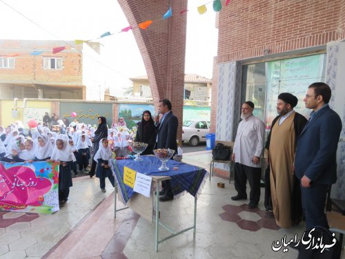 به مناسبت 16 مهرماه روز جهانی کودک زنگ کودک توسط معاون فرماندار رامیان در مدرسه میر ولی الله شهر رامیان نواخته شد