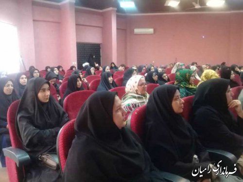 فرماندار رامیان در همایش بانوان؛  زنان در انقلاب اسلامی سهم بسزایی داشتند.