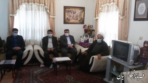 دیدار فرماندار و اعضای شورای تامین شهرستان با خانواده شهیدان کاغذلو