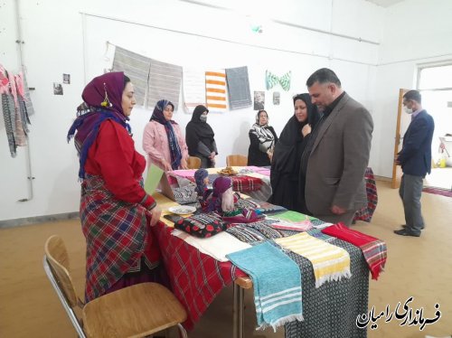 بازدید فرماندار رامیان از نمایشگاه صنایع دستی