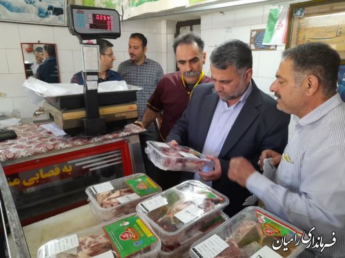 بازدید فرماندار رامیان از محل توزیع اقلام پروتئینی 