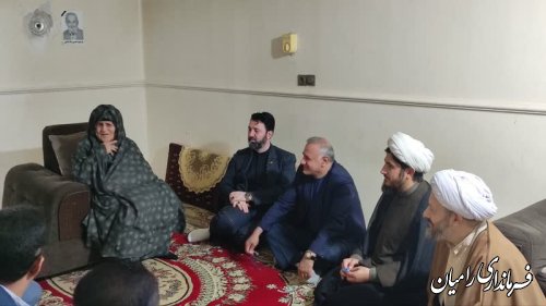 دیدار سرپرست فرمانداری شهرستان رامیان با خانواده شهید رضا ملاشاهی