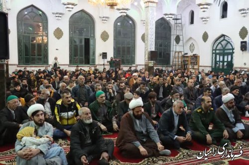 خواسته شهدا همراهی مردم در پشتیبانی از انقلاب اسلامی است