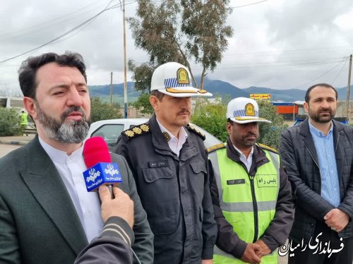 استقبال فرماندار شهرستان رامیان از مسافران نوروزی 